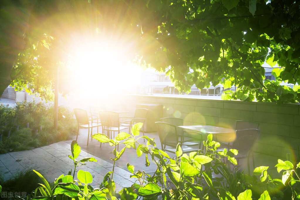 早上起床55公斤中午56公斤,早晨51.6公斤晚上52.9公斤