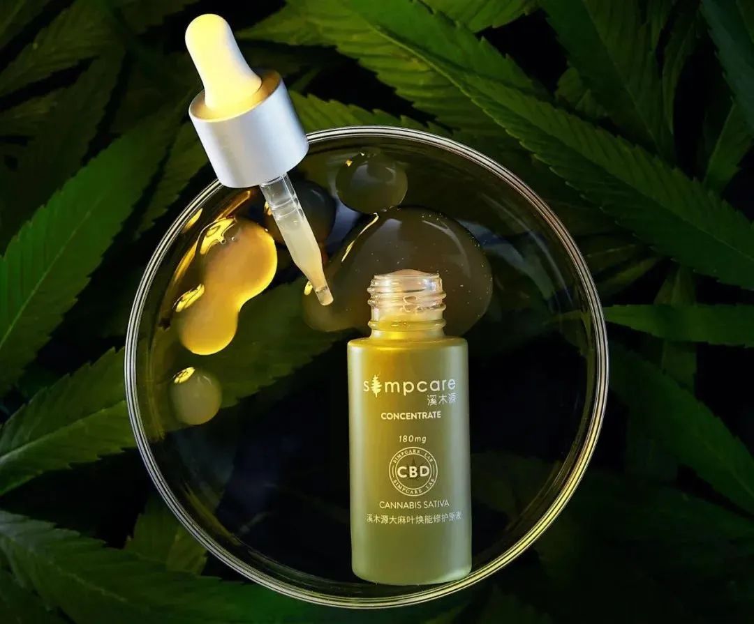 功效型产品选精华还是面霜,哪款精华经济实惠好用