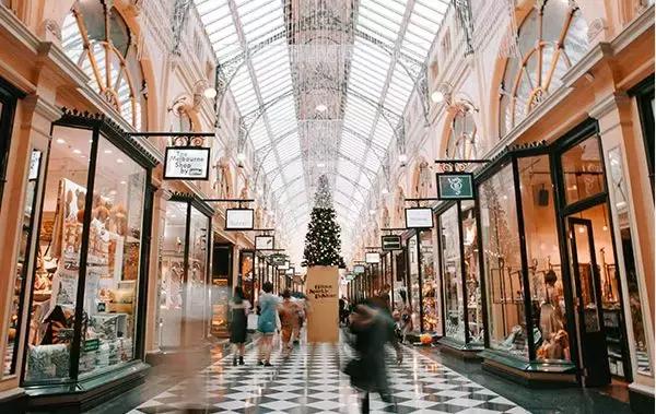 裁缝店旧衣翻新,传统服装批发如何转型