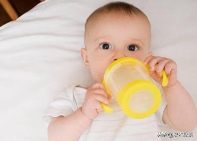 新生儿如何判断奶粉是否合适,新生儿泡奶粉的比例是多少合适