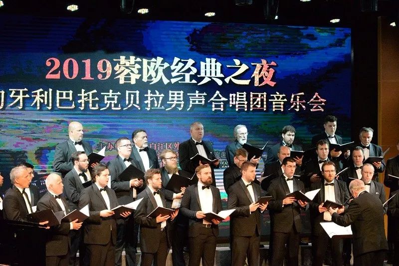 青白江文体中心什么样子,青白江文体中心体育馆