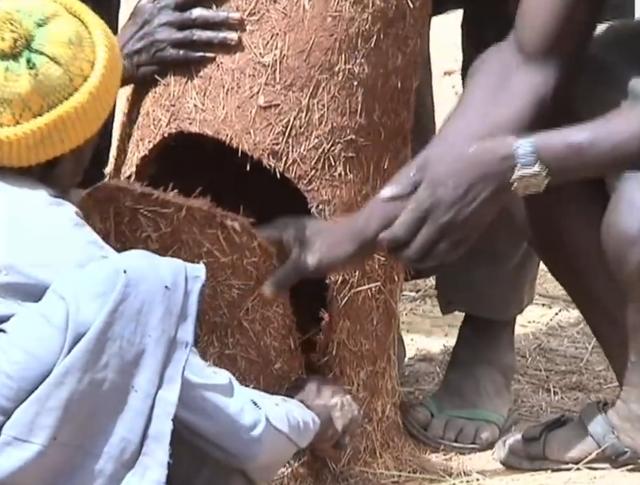 黑人跨入铁器时代的关键！揭秘两千年前的黑人冶铁术，包教不包会