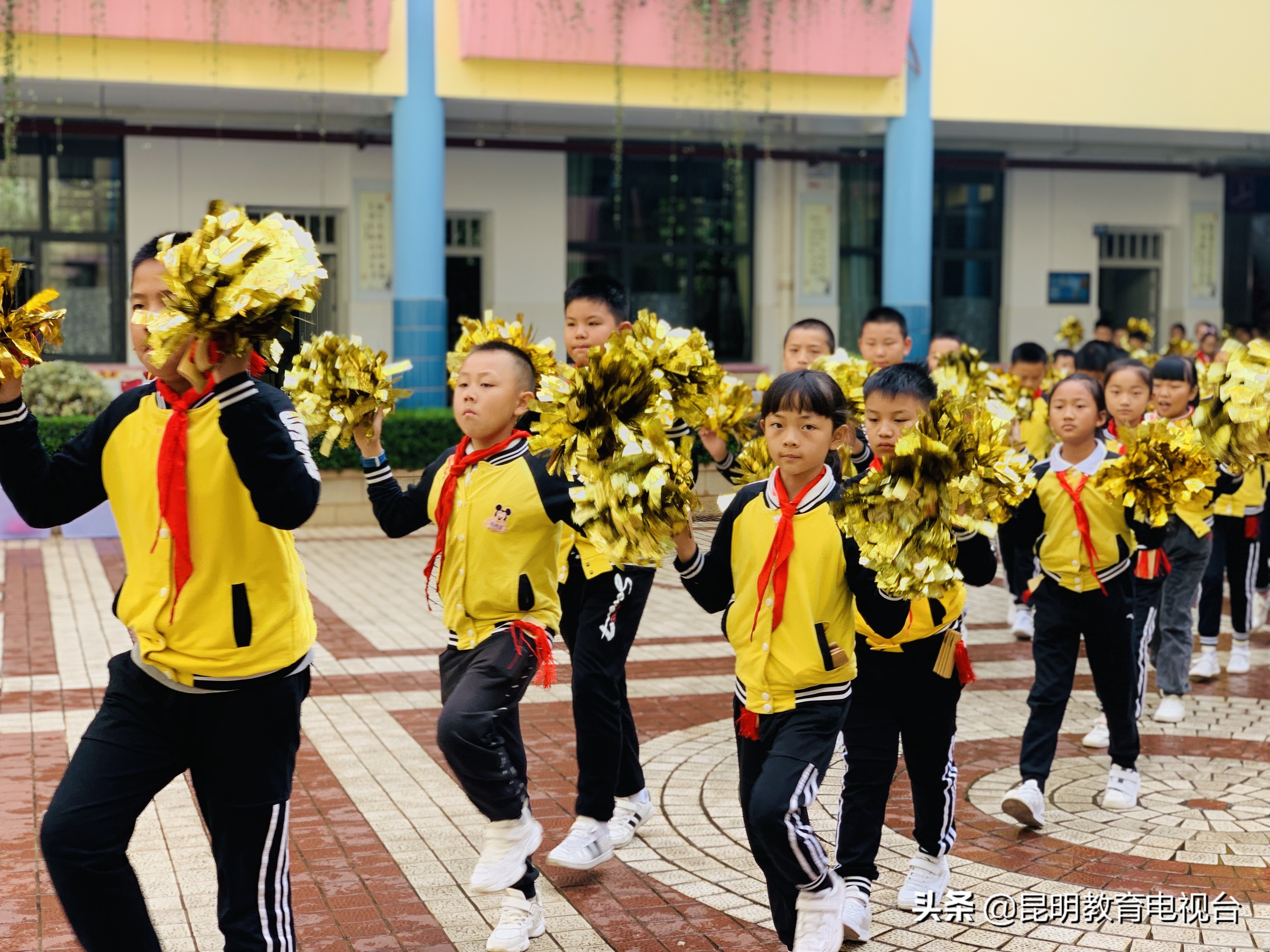 花园小学最美大课间,金康园小学特色大课间活动