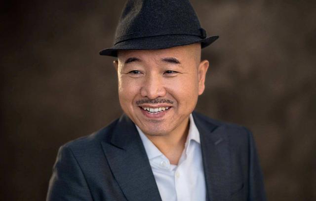 赵本山徒弟王小利最近的视频,赵本山徒弟王小利身价有多少钱