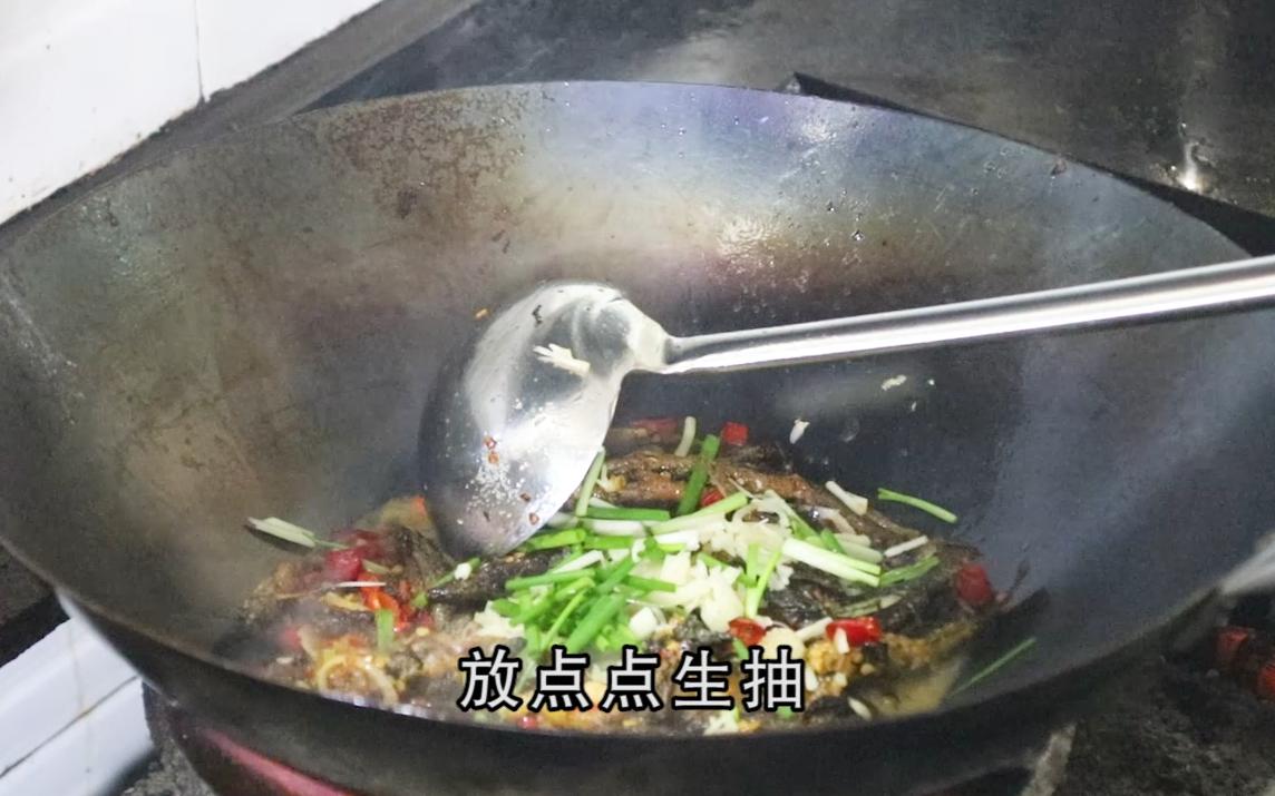 泥鳅最好吃家常做法大厨教你妙招,泥鳅配什么菜香辣入味好吃