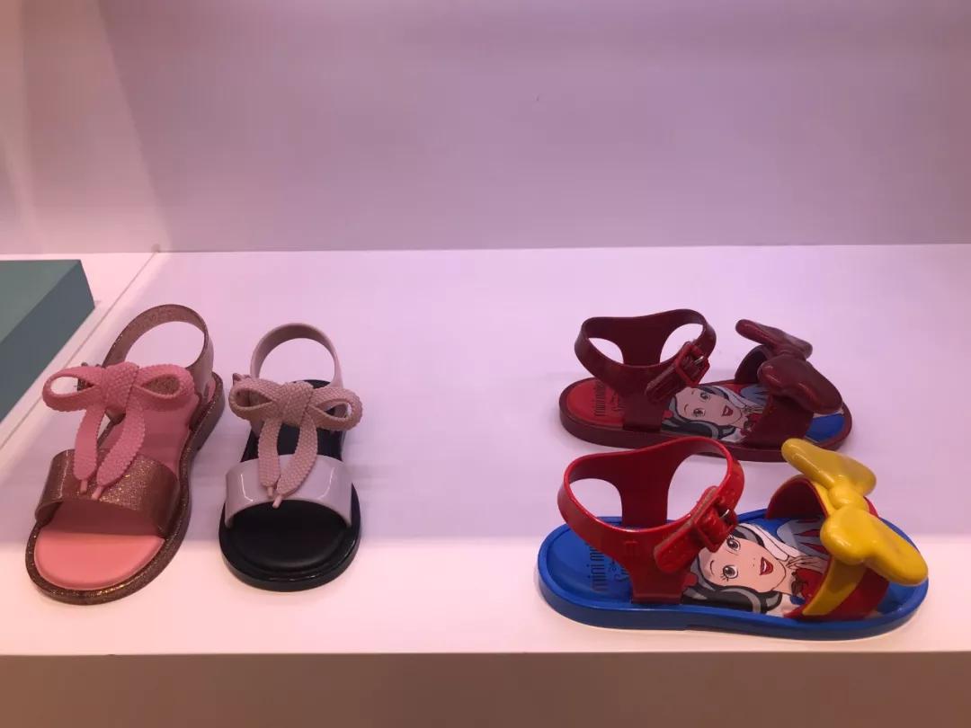 儿童凉鞋软底什么牌子好,儿童凉鞋哪种鞋底舒服