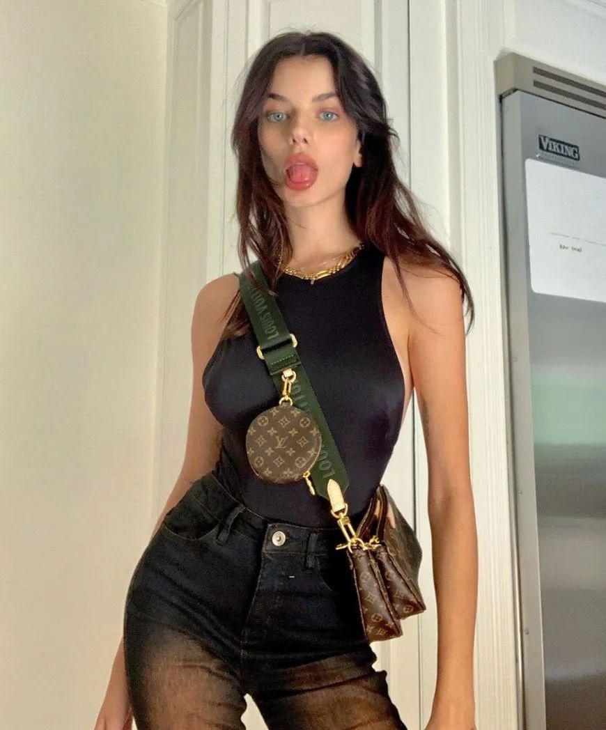 这4款包包背出去一定会被夸好看,这五款秋冬包包潮的让人心动