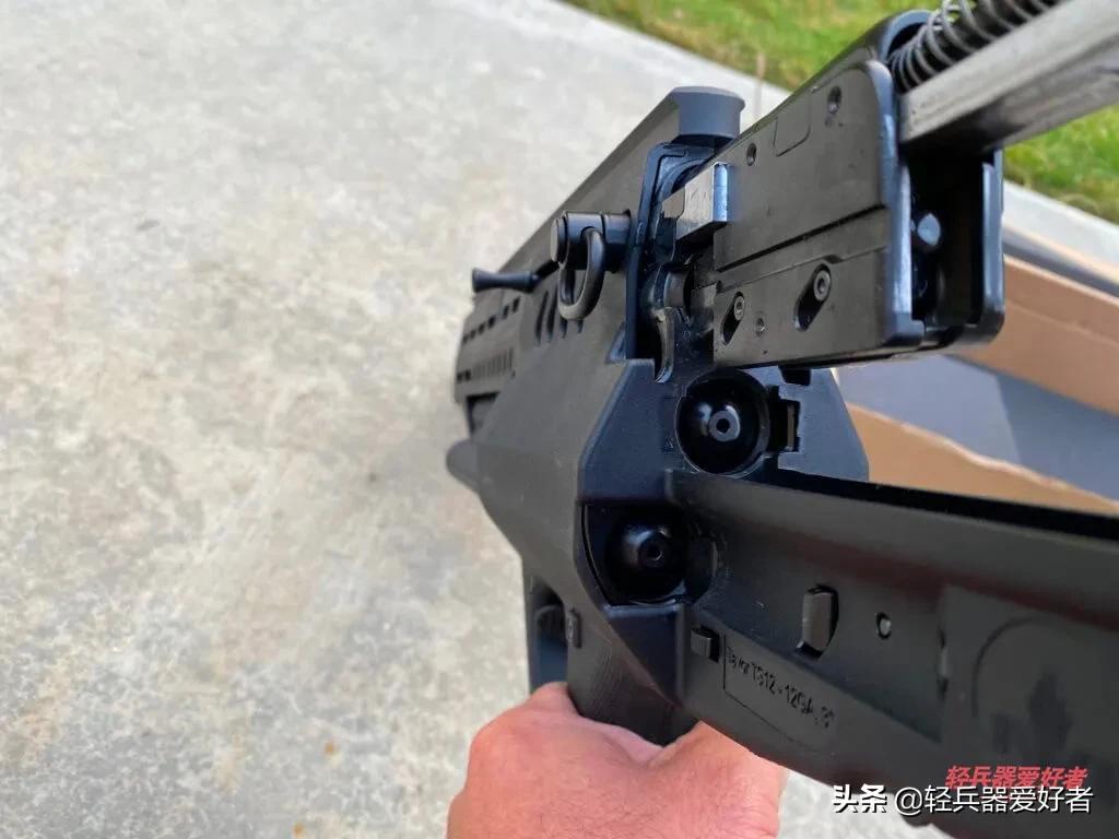 抄袭科幻太空枪?以色列这支毁灭力强大的巷战神器,到底强不强?