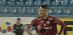 深得中超精髓,佩特莱斯库罗甲上演“秒换人”