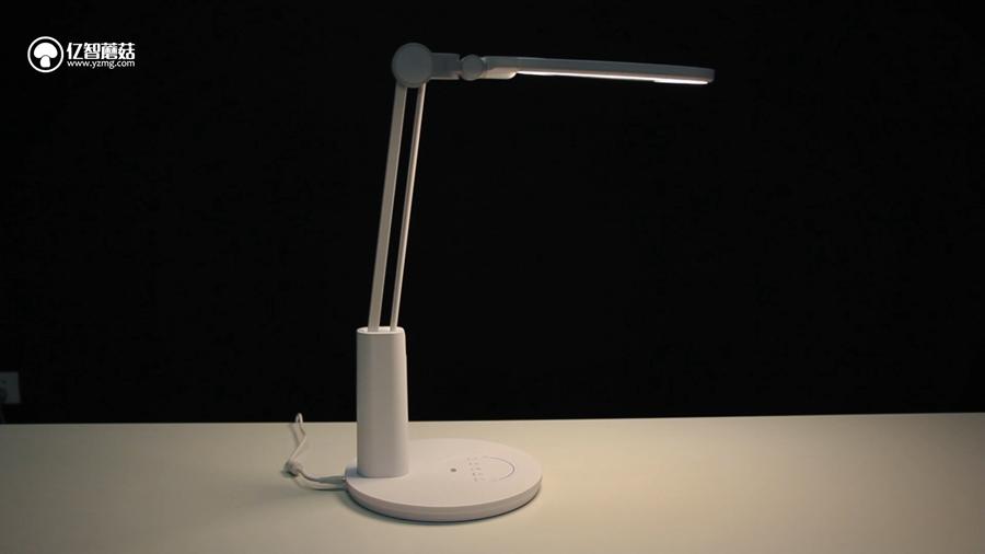 不要再相信“护眼灯”这种鬼话了！200~1500元台灯横测揭秘