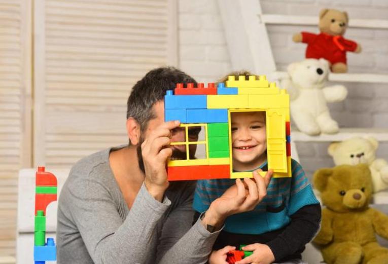 孩子不合群骂人打人,小学生在学校爱打人咋办