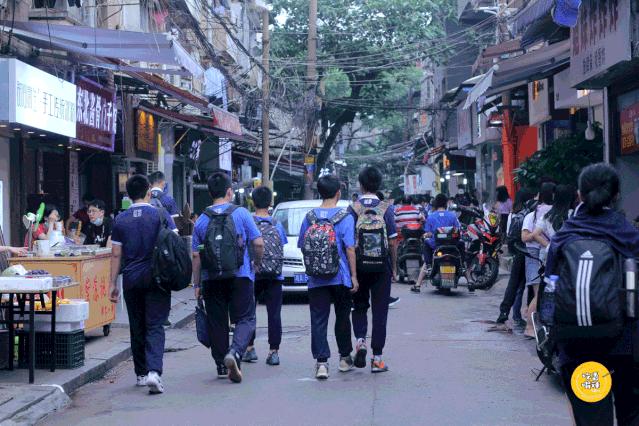 长沙最出名的小吃街哪里最好吃,长沙哪里的小吃街比较正宗地道