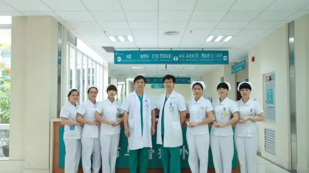 股骨颈骨折的症状和康复锻炼,70岁股骨颈骨折手术好还是保守好