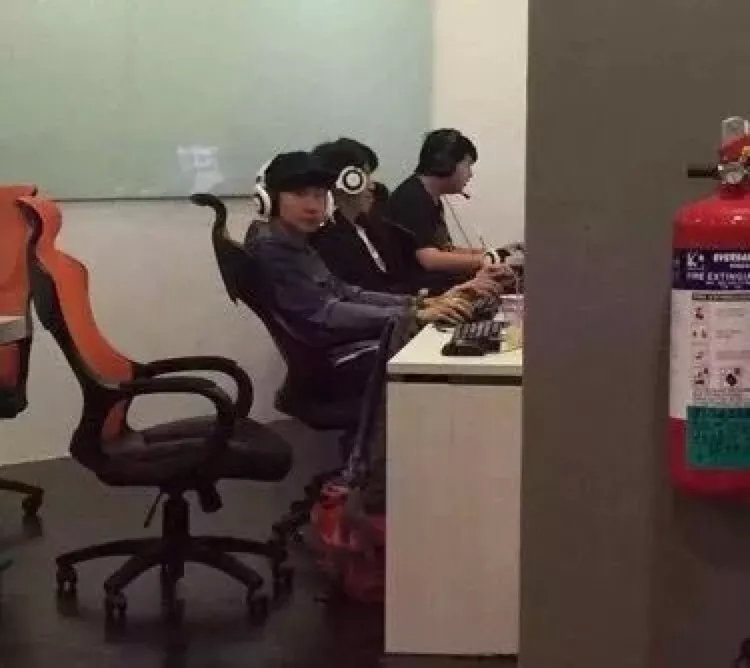 林俊杰网瘾少年歌,林俊杰网瘾少年现场直播