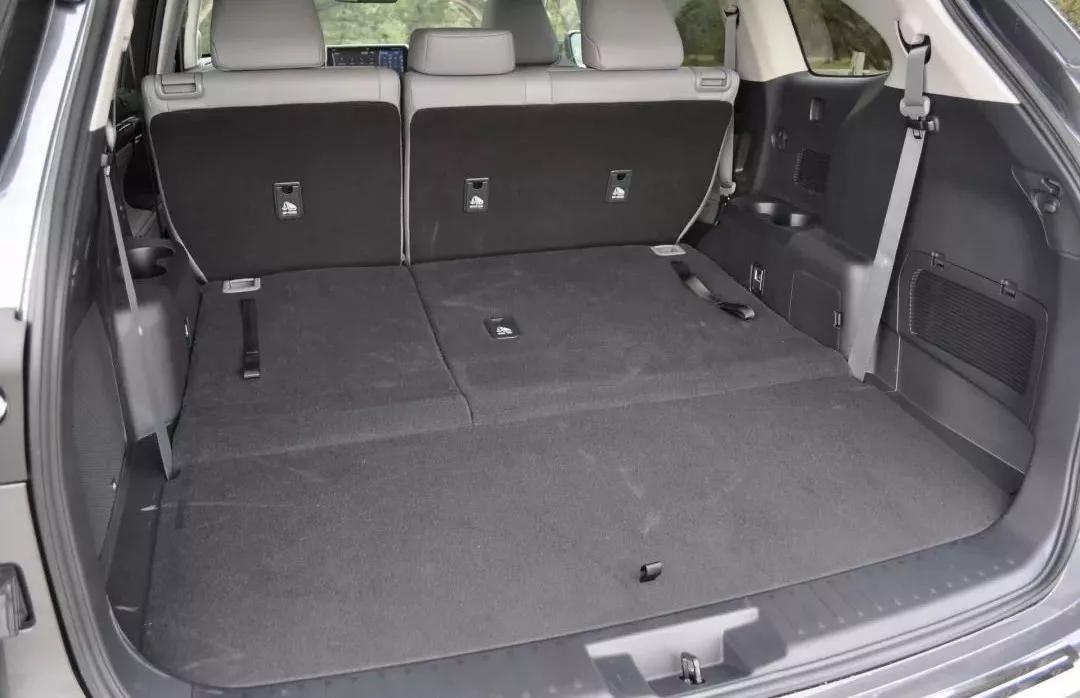 试驾汉兰达2022款,汉兰达两驱精英7座试驾视频