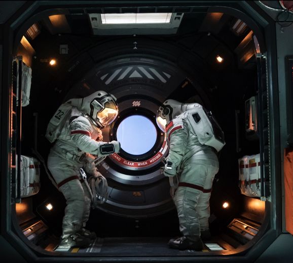 为什么听到流浪地球有一种沧桑感,从科学的角度评价流浪地球