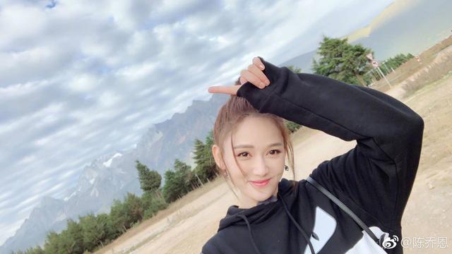 陈乔恩晒过敏照双腿上布满红疹,陈乔恩自曝对寒冷天气过敏