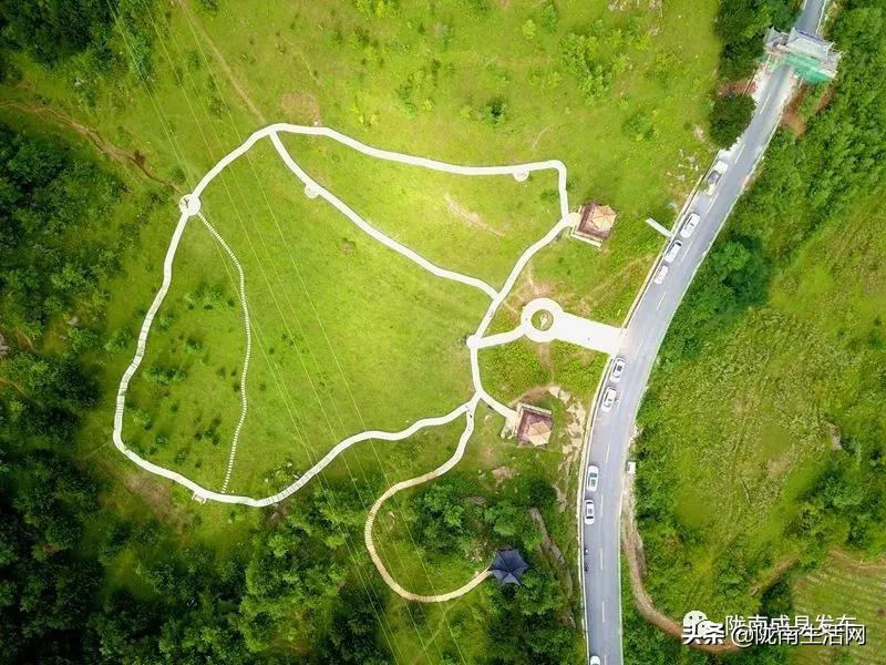 我叫成县,这是我2019年的自拍照