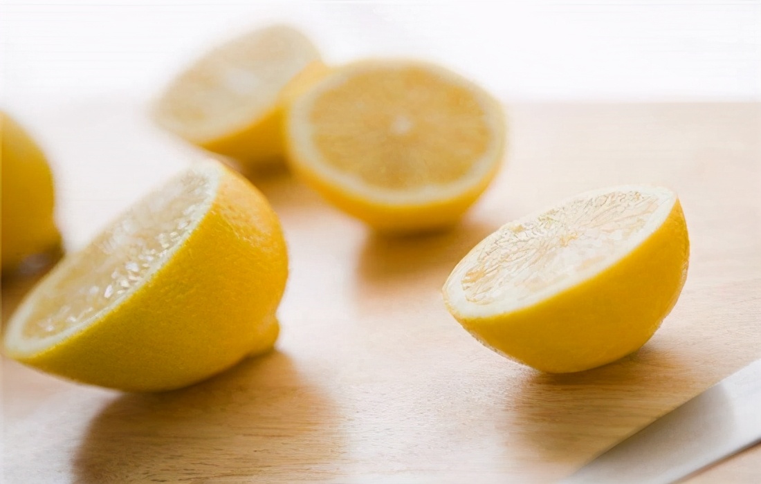 新买牛仔裤洗啦还是有异味,买的牛仔裤刺鼻的异味