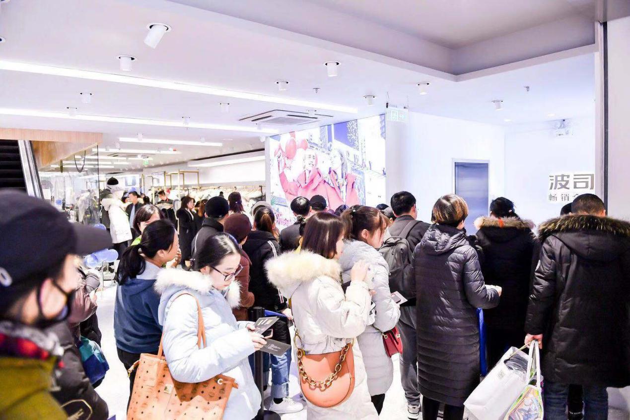 INS达人安利的抖森同款波司登，成都时髦精速度马住