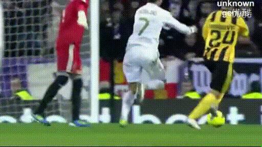 球王也假摔？盘点C罗假摔