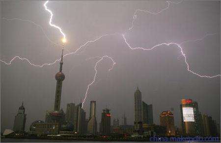 避雷针是怎样防雷电的,避雷针是怎样避雷的