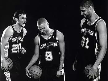 催泪了！任何球队都会没落，唯独它不行，因为我们接受不了