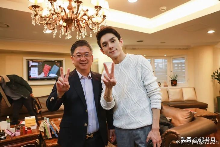 李佳琦其实一直在种草珠宝,你们有发现吗?