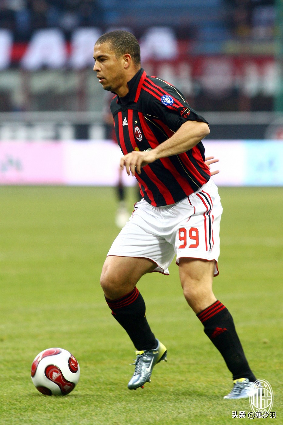 ac米兰99号门将,罗纳尔多2001-2002国际米兰