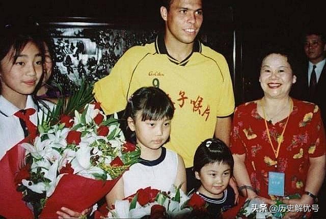 红极一时的“金嗓子”为啥不见了？2年后，罗纳尔多才知道被骗了