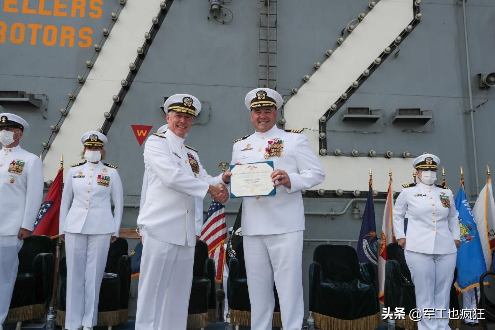 美国林肯号航母舰长,林肯号女舰长图片