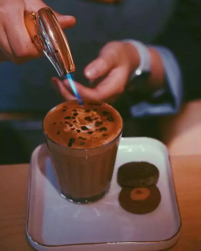 拒绝“人从众”！这个国庆必须到都江堰耍个“懒”，老街茶房、泥塑木作、古园书屋，快来享受你的小闲趣~