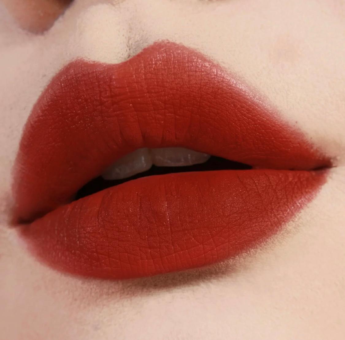 秋冬想要大女人风的优雅，我劝你涂这几支口红，高级与洋气你都有