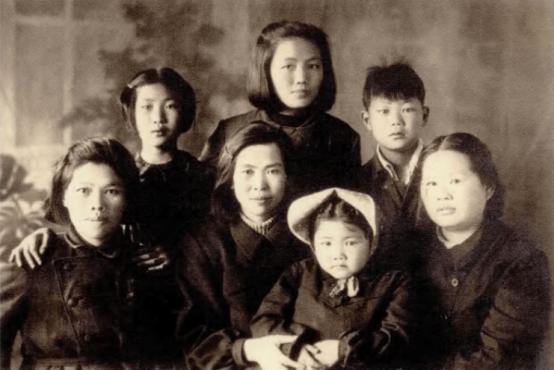 54年贺敏学来京，毛主席在丰泽园亲自接待，贺：妹妹让我向你问好