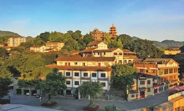 轨道游重庆,跟着轻轨游重庆