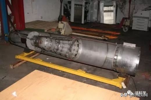 飞机前面有两个螺旋桨是什么原理,纸飞机为什么能飞起来原理演示