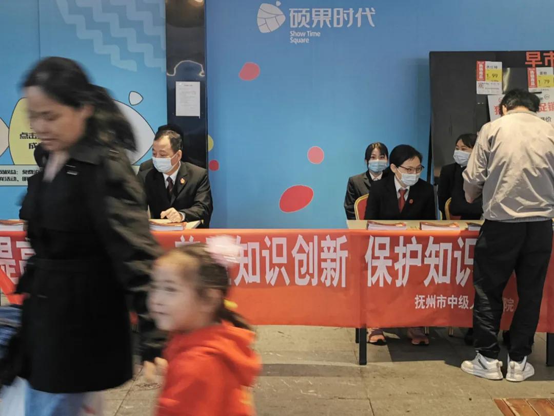 法官服务企业宣传活动,法官进校园进行普法宣传活动