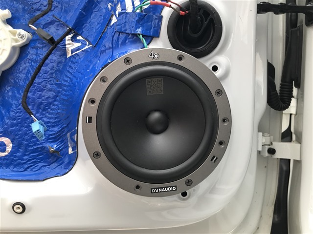 改装大众凌渡音响视频过程,还原现场音响