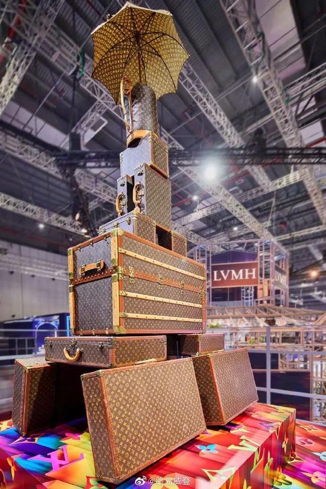 洽洽出了款LV版包装设计,瞄一眼,是吃不起的瓜子了