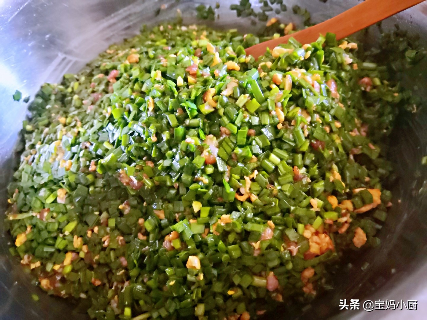 韭菜馅饺子怎么能多包馅,包韭菜馅饺子直接拌馅就错了