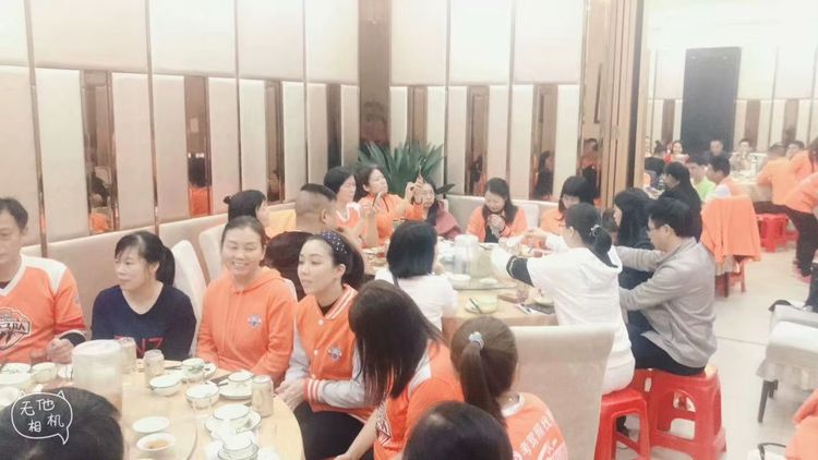 相逢是歌相聚是缘你我同行下句,相逢是缘相聚是情诗