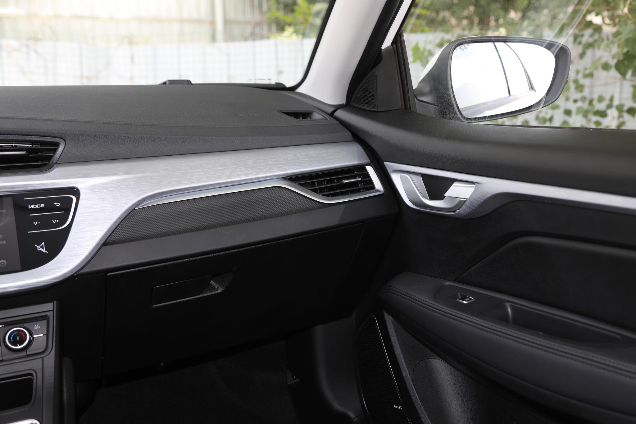 吉利远景1.5l自动挡发动机,吉利远景1.3t发动机