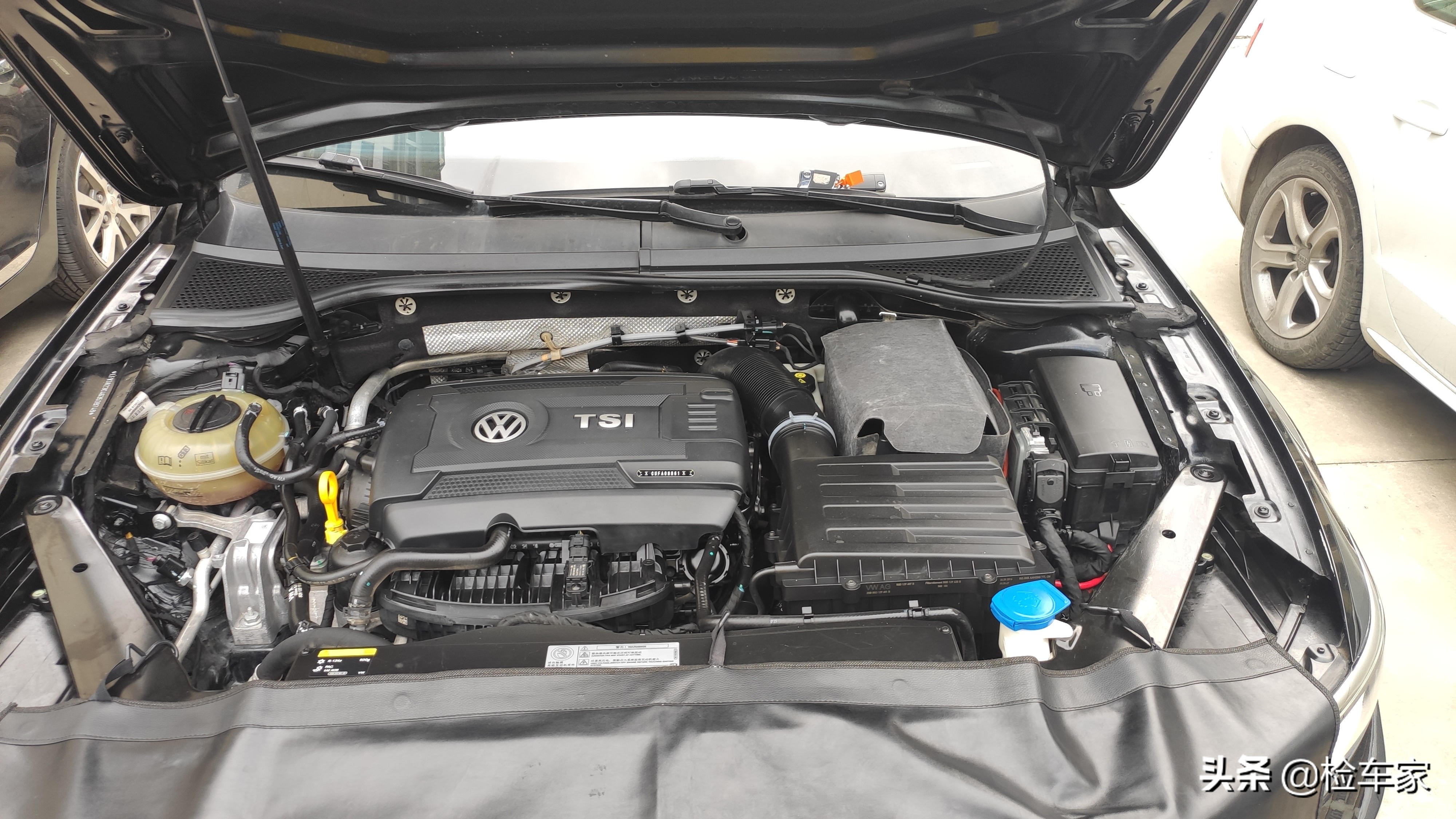 大众迈腾车子,18年顶配迈腾现在值多少