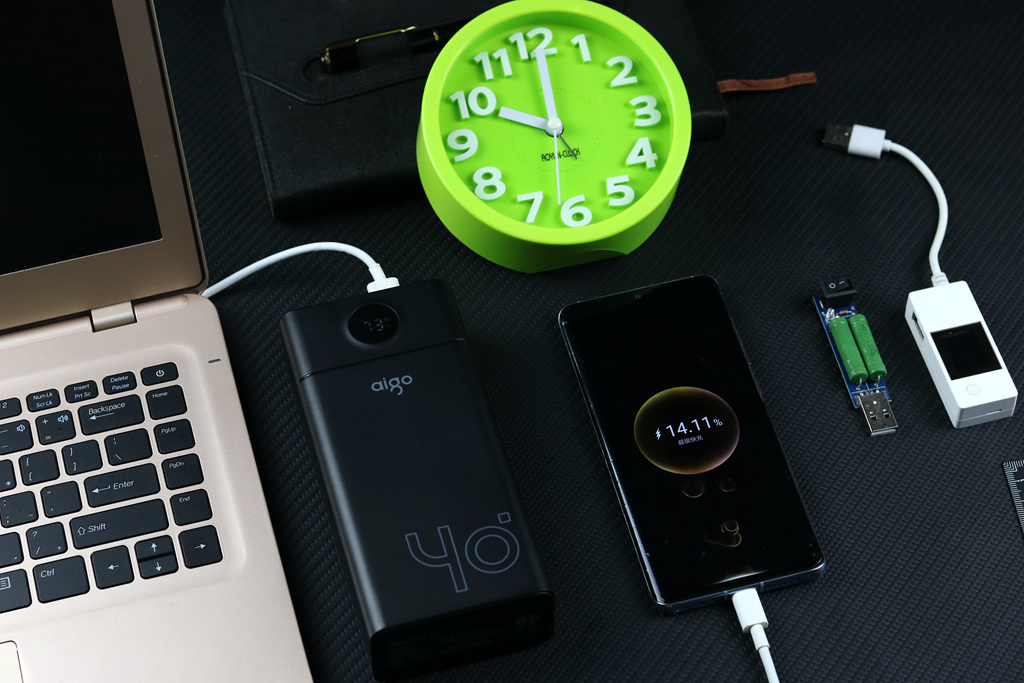 充电宝户外移动电源军用,aigo充电宝v300