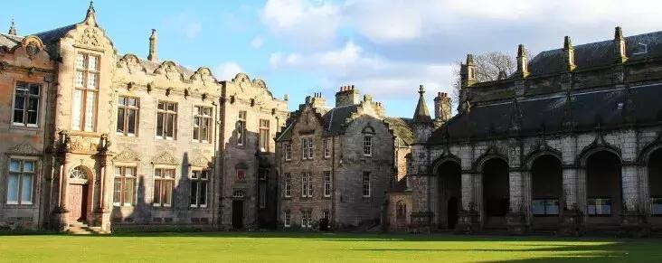 这个专业的应届生火了!年薪80万,没出校门就被挖走!