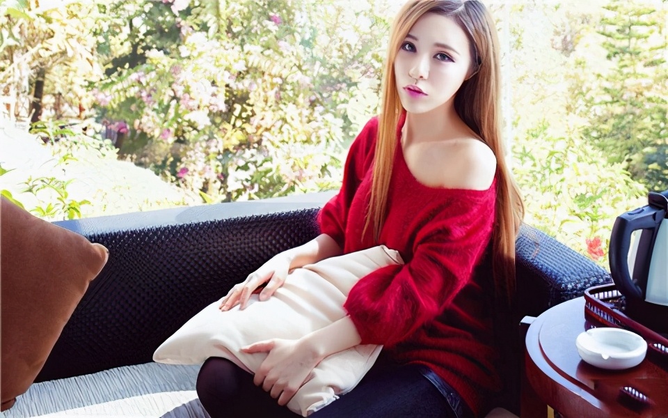 双子座女孩允许你追她的暗示,双子座的女孩怎么追