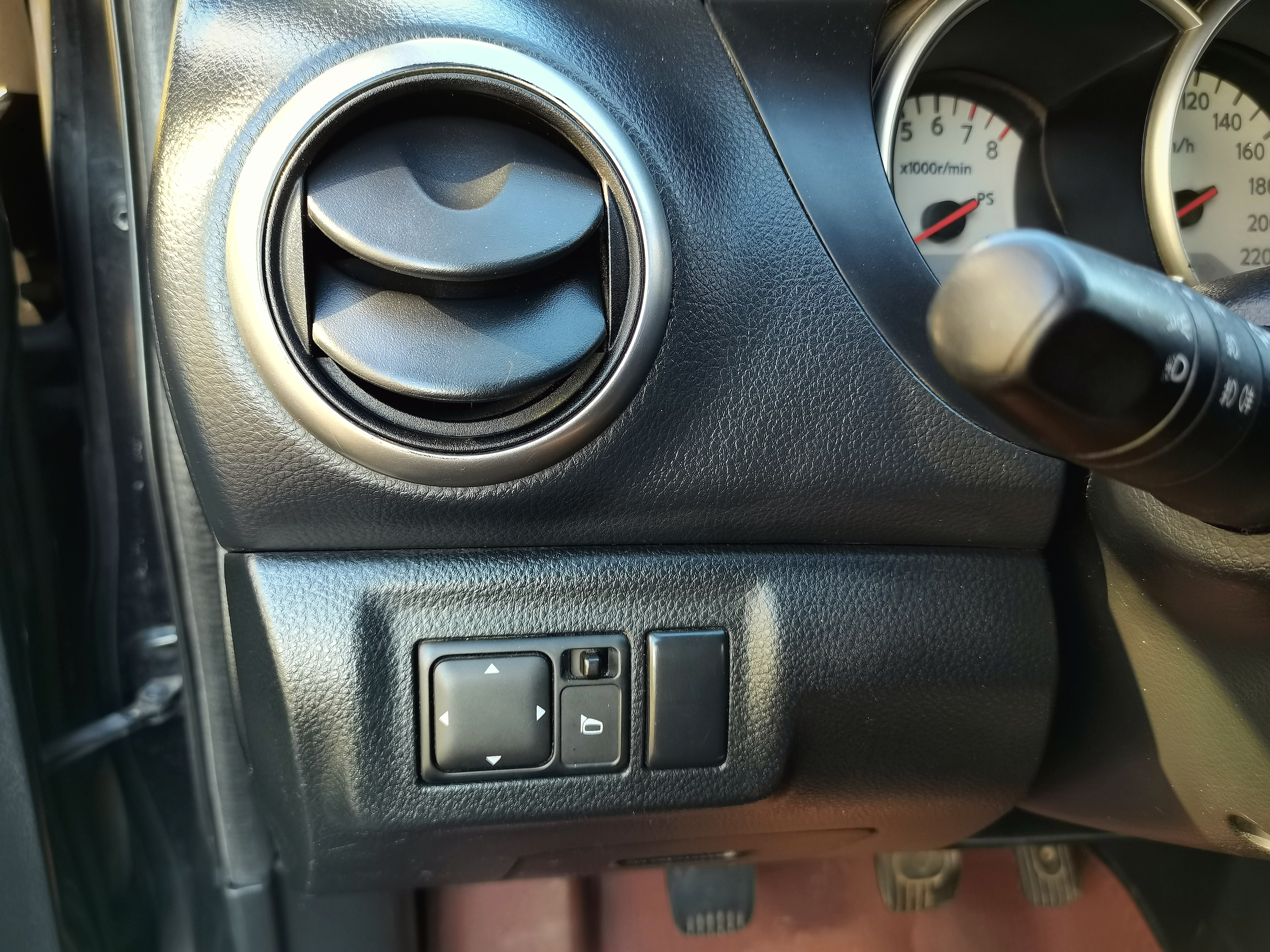 日产骊威2010落地价多少钱,10年日产骊威手动全能