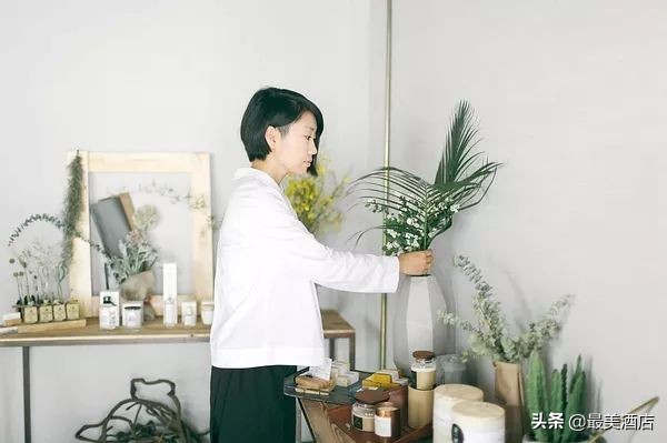 她放弃了总监职位后续,她辞去总监回家扶贫全集