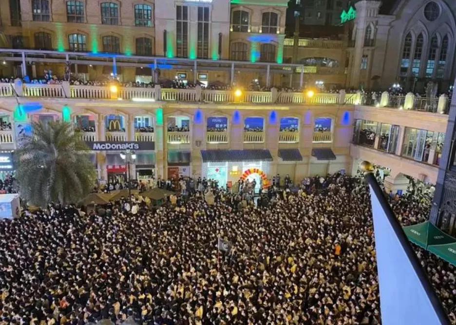 外国人看edg夺冠激动视频,edg夺冠刷爆社交媒体