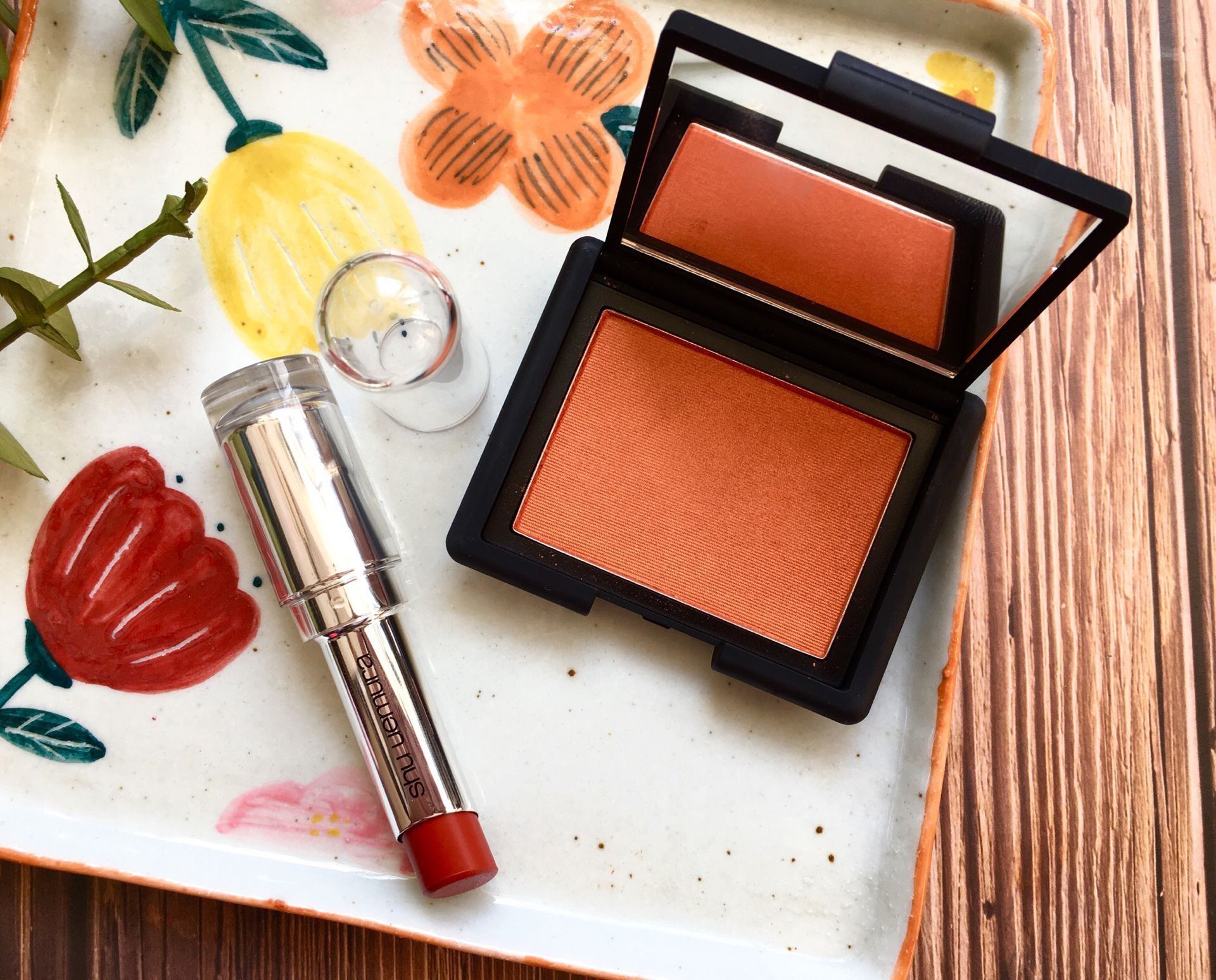 润唇膏和口红如何搭配,日常搭配需要几支口红